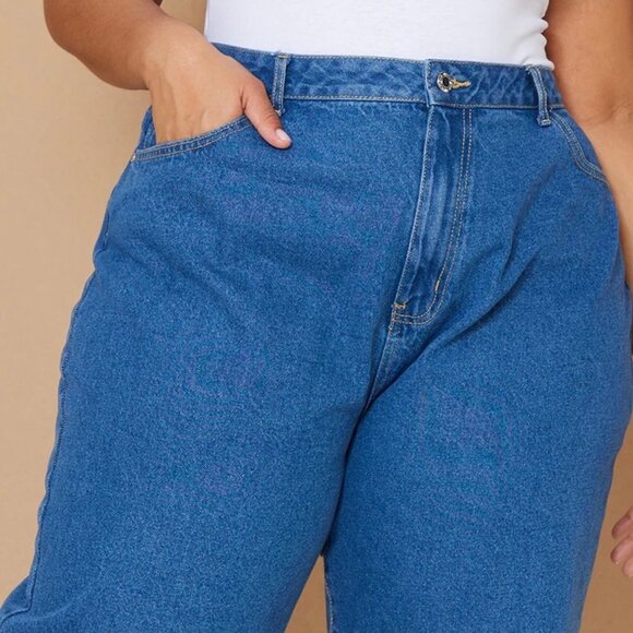 Pretty Little Thing Mid Blue Washed Dad Jeans - Picture 5 of 5